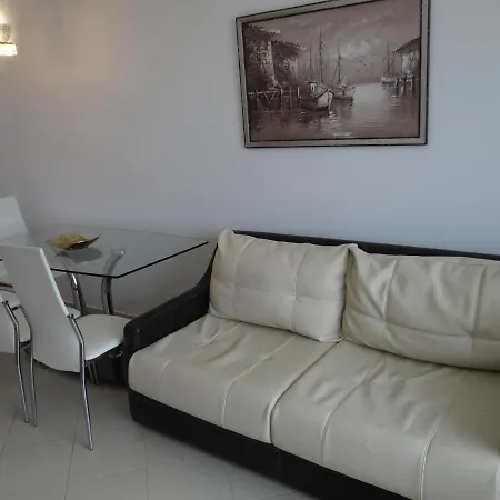 Oasis Lila Апартамент