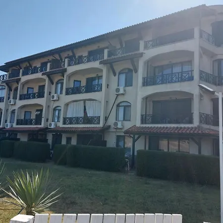 Oasis Lila Apartment